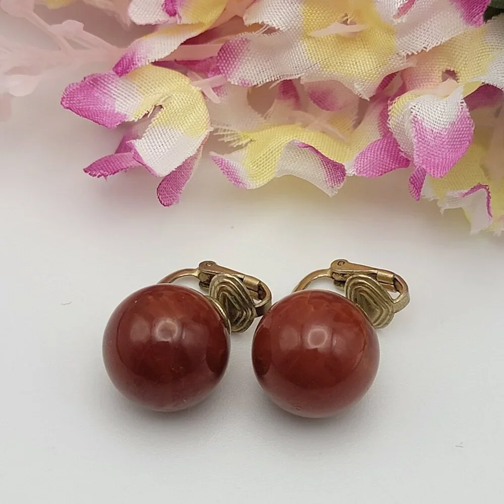 CASTLECLIFF Brown Marble Lucite Ball Stud Earrings 15mm Clip-On Vintage Signed